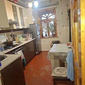 Satılır 4 otaqlı mənzil 93 m²