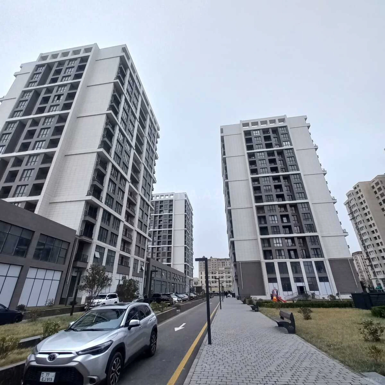 Satılır 2 otaqlı mənzil 117.2 m²