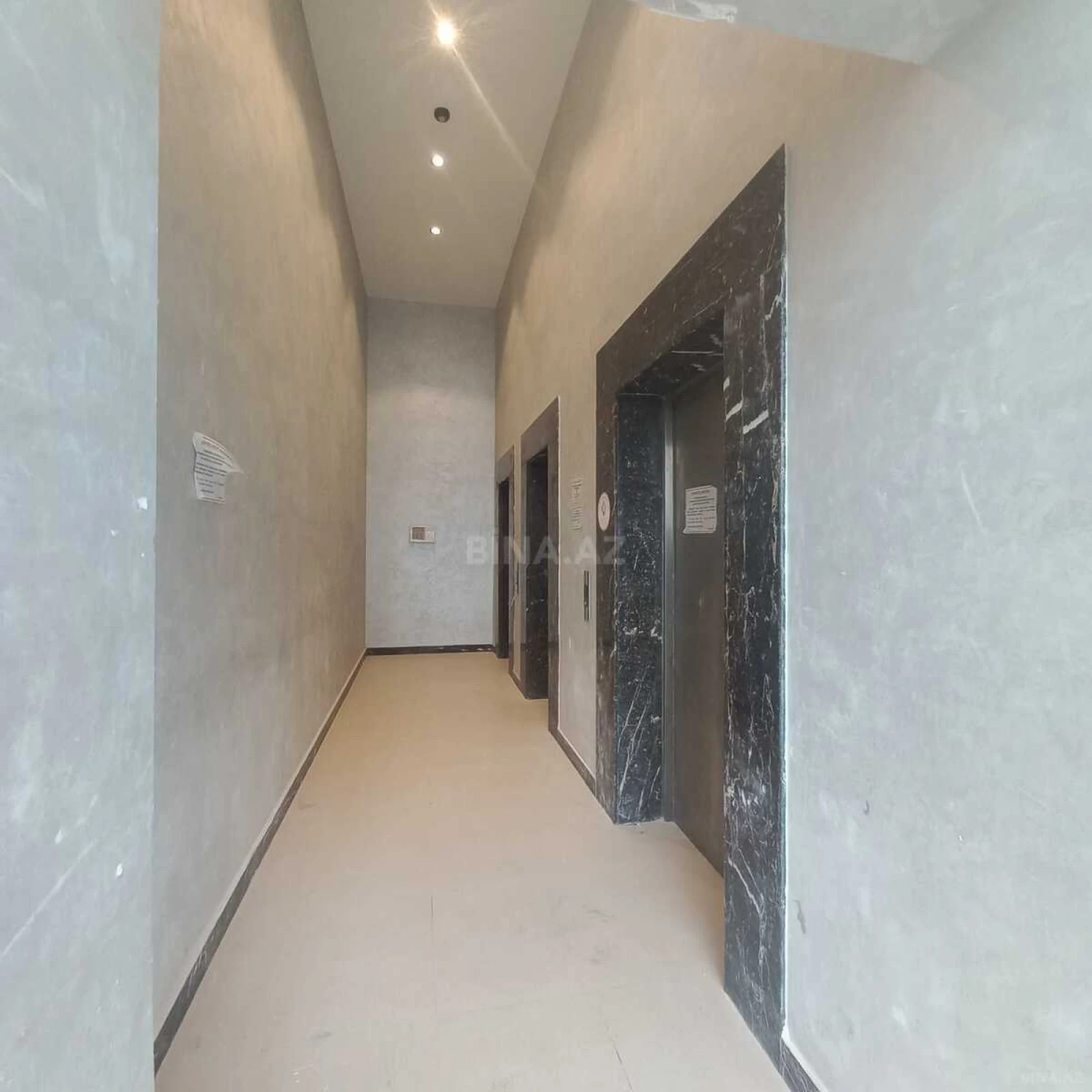 Satılır 2 otaqlı mənzil 117.2 m²