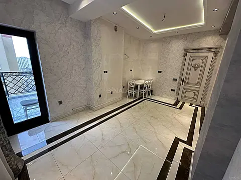 Satılır 3 otaqlı mənzil 140 m²