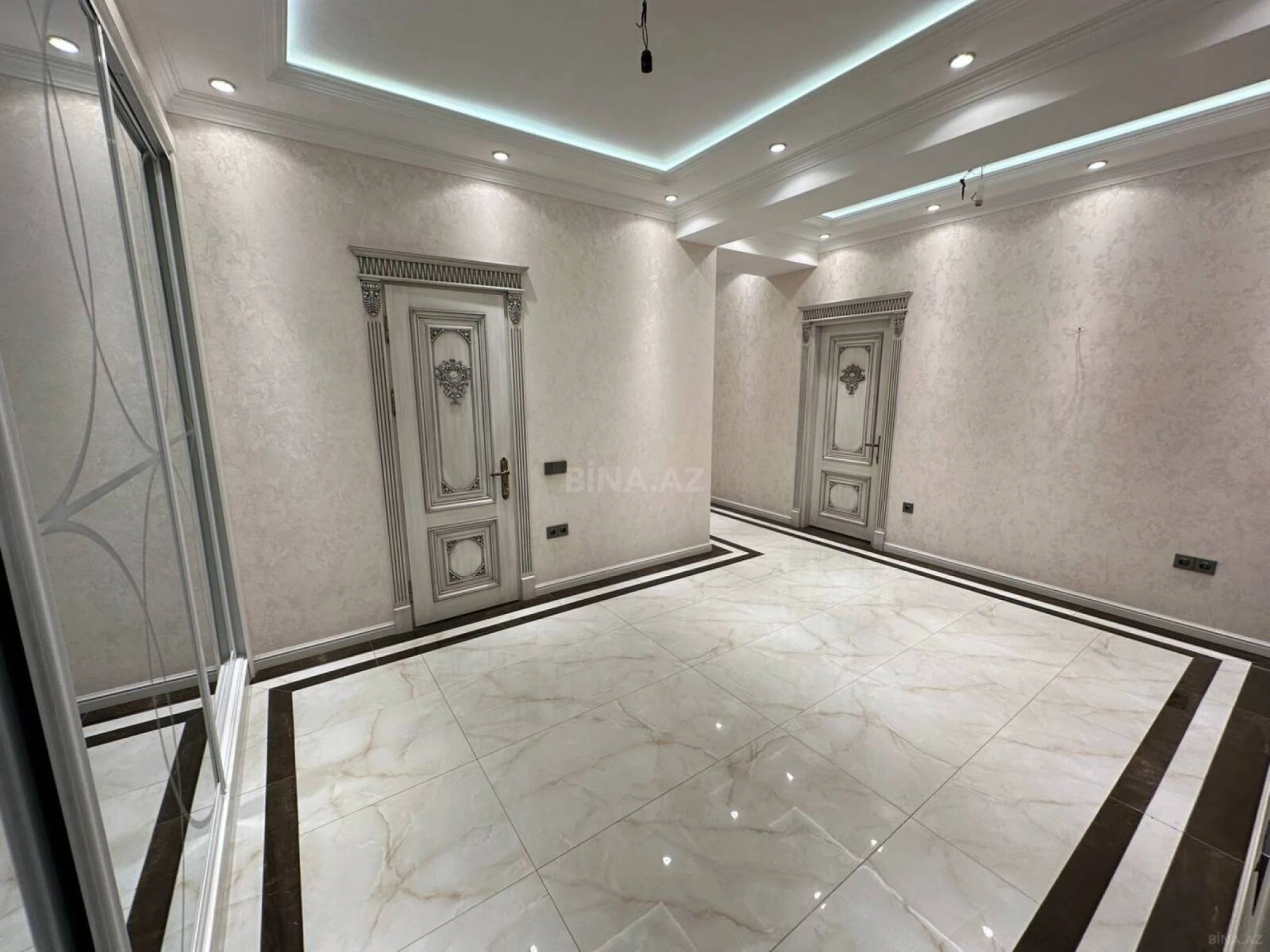 Satılır 3 otaqlı mənzil 140 m²