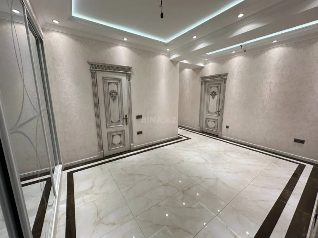 Satılır 3 otaqlı mənzil 140 m²
