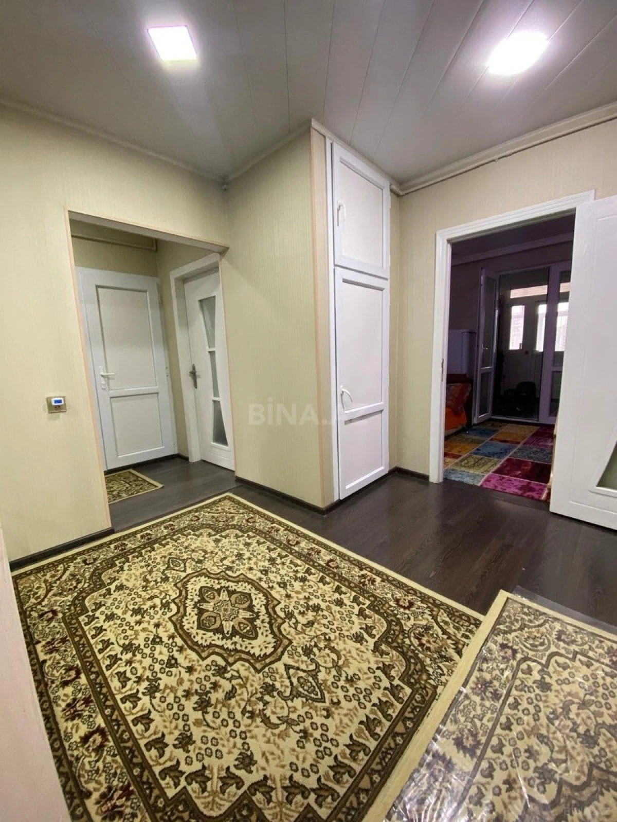 Satılır 5 otaqlı mənzil 112 m²