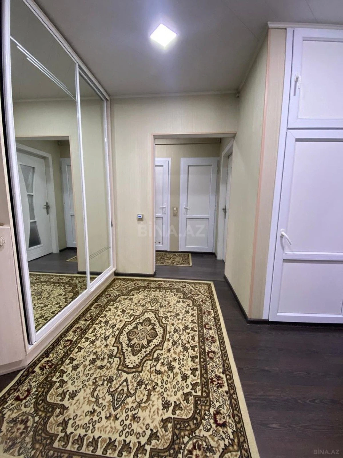 Satılır 5 otaqlı mənzil 112 m²