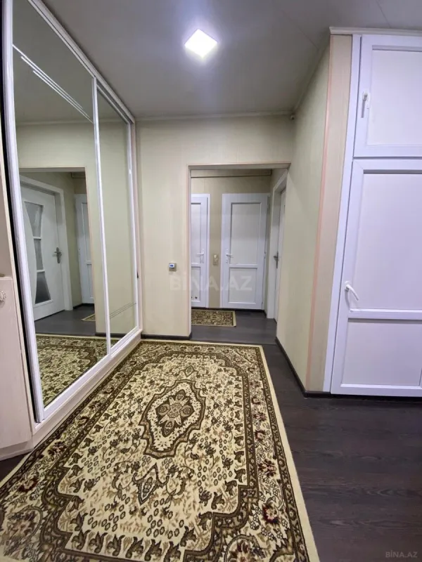 Satılır 5 otaqlı mənzil 112 m²