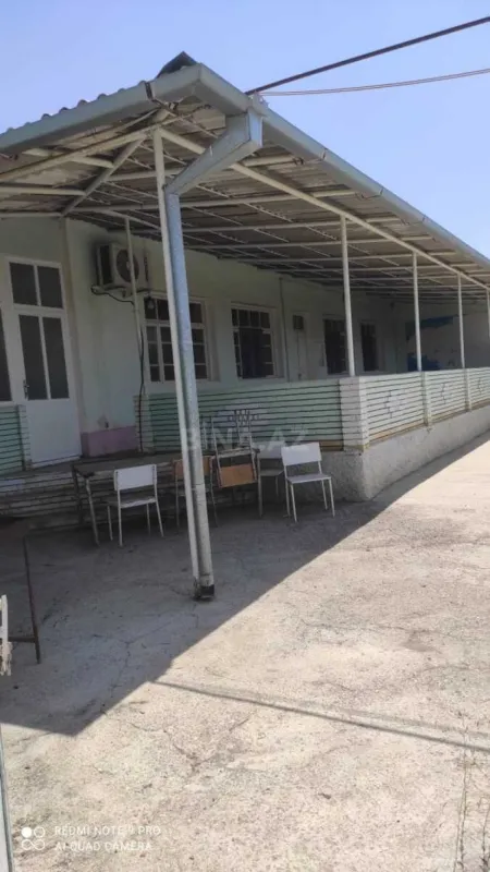 Satılır 4 otaqlı həyət evi 200 m²