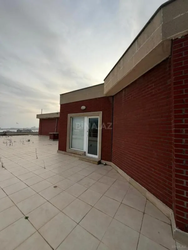 Satılır 5 otaqlı mənzil 390 m²