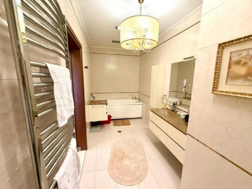 Satılır 5 otaqlı mənzil 390 m²