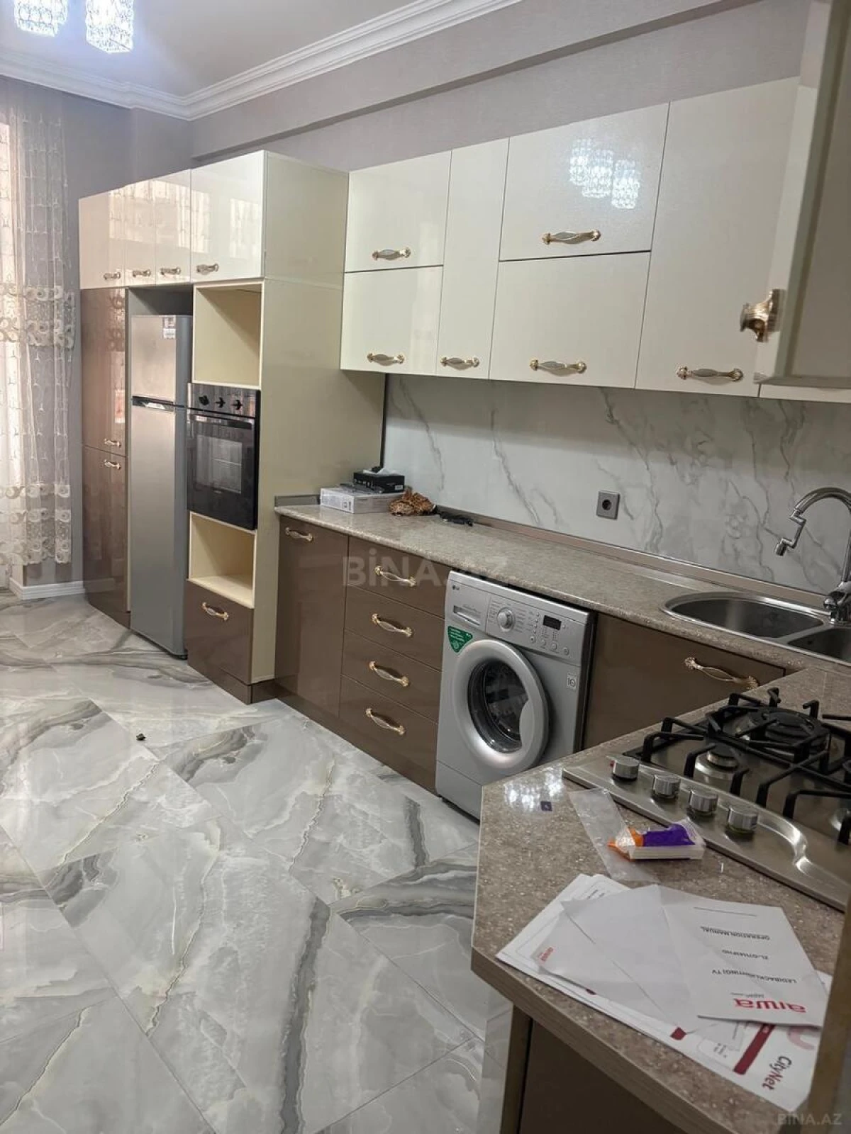 Kirayə verilir 2 otaqlı mənzil 90 m²