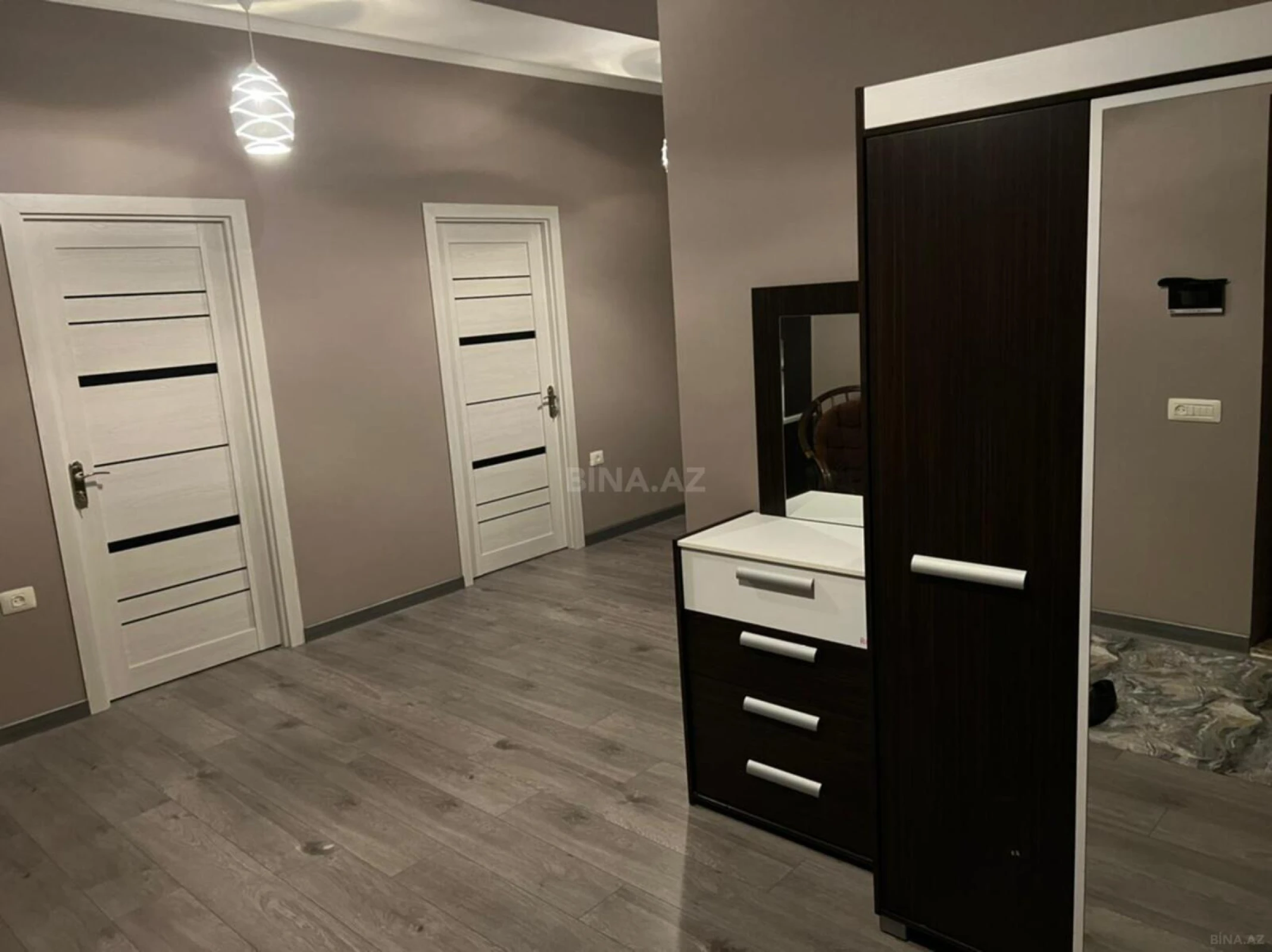 Kirayə verilir 2 otaqlı mənzil 60 m²
