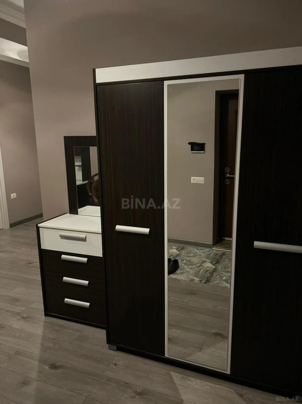 Kirayə verilir 2 otaqlı mənzil 60 m²