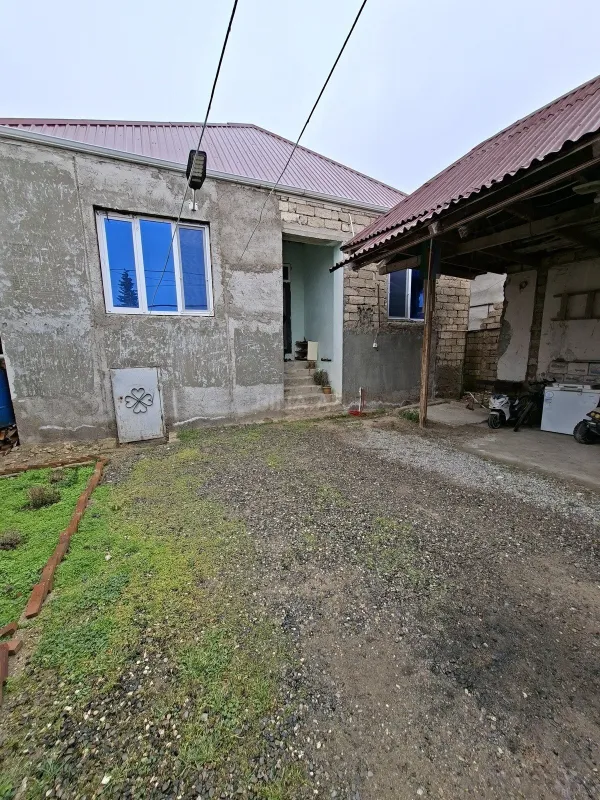 Satılır 4 otaqlı həyət evi 95 m²