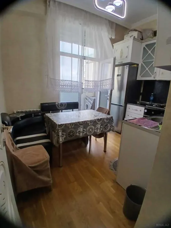 Kirayə verilir 2 otaqlı mənzil 68 m²