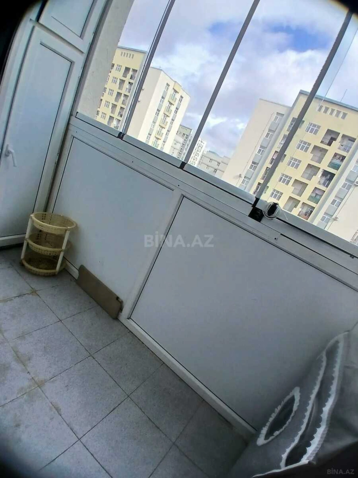 Kirayə verilir 2 otaqlı mənzil 68 m²