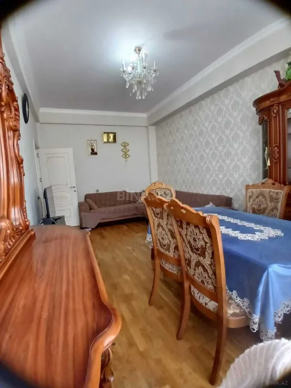 Kirayə verilir 2 otaqlı mənzil 68 m²