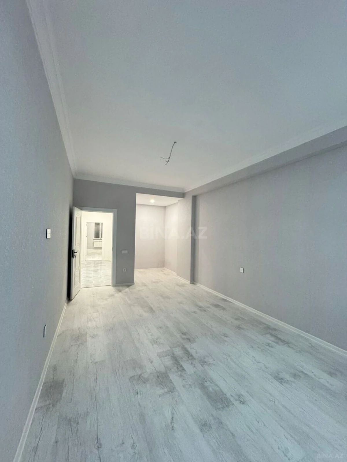 Satılır 3 otaqlı mənzil 124 m²