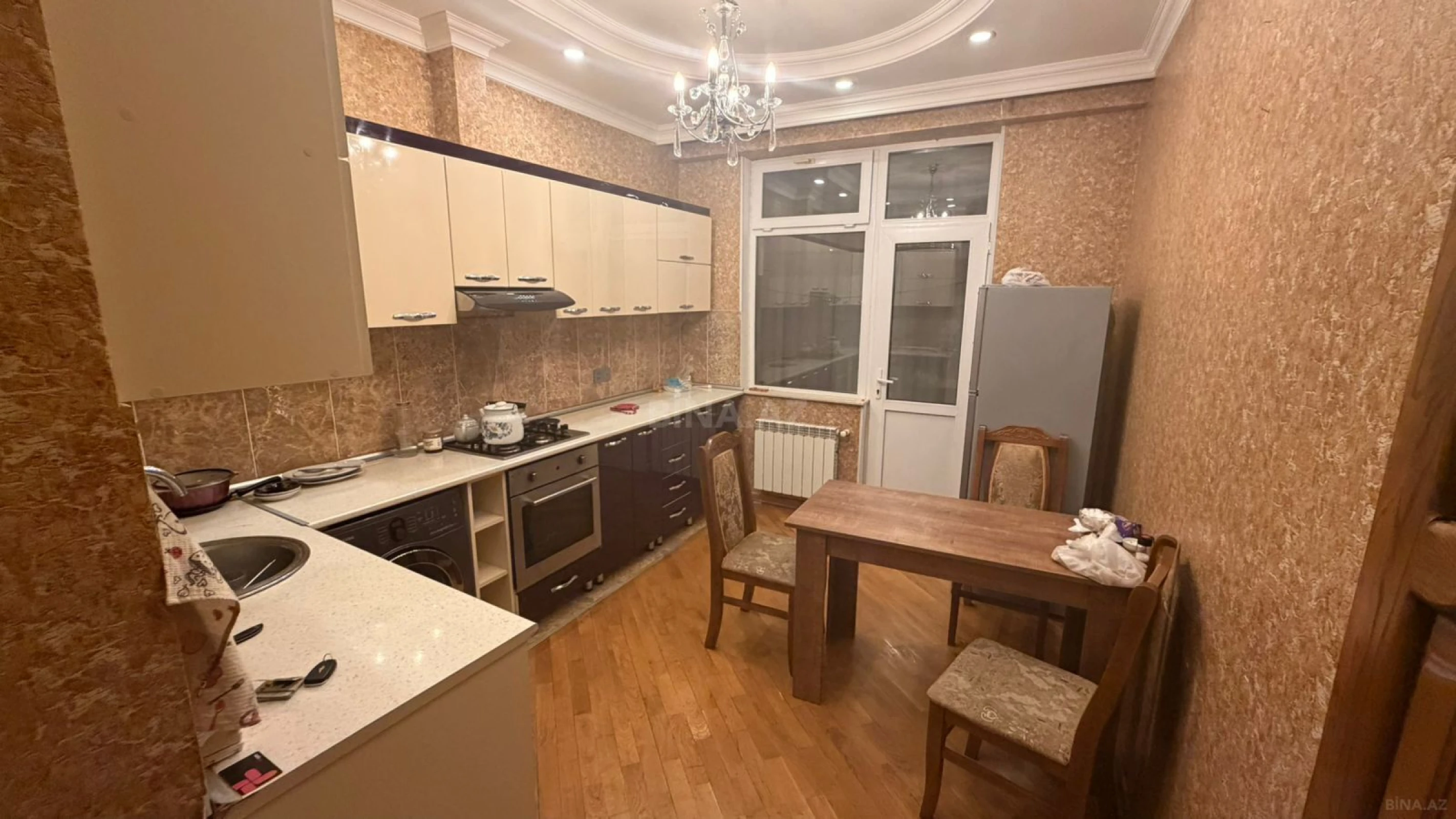 Kirayə verilir 3 otaqlı mənzil 120 m²