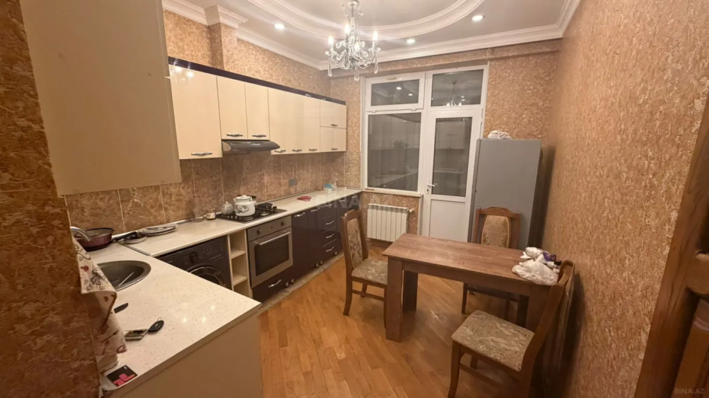 Kirayə verilir 3 otaqlı mənzil 120 m²