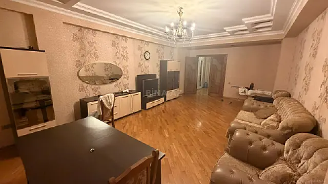 Kirayə verilir 3 otaqlı mənzil 120 m²