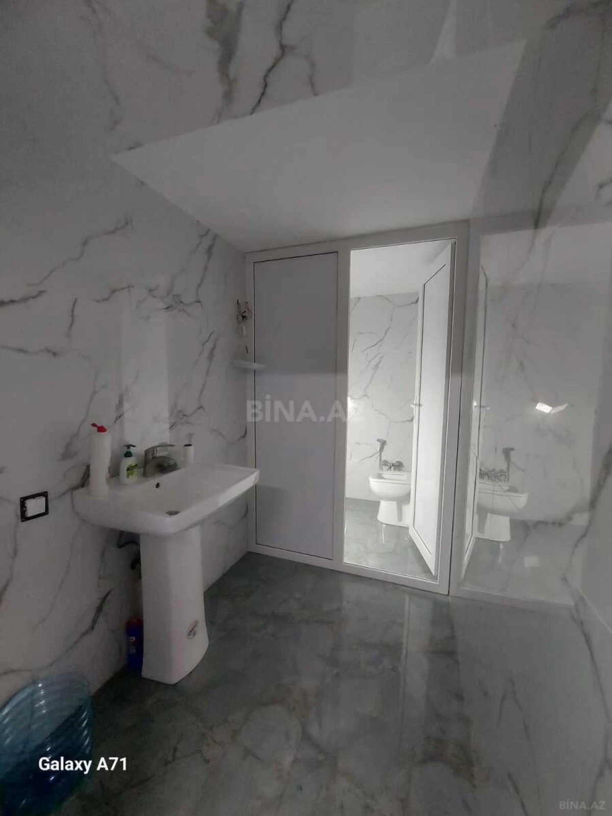 Kirayə verilir obyekt 300 m²