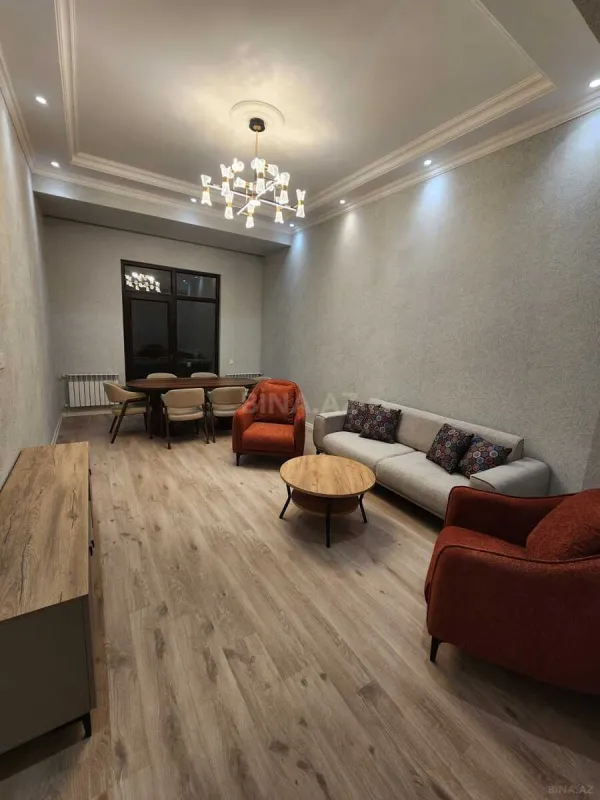 Satılır 3 otaqlı mənzil 141 m²