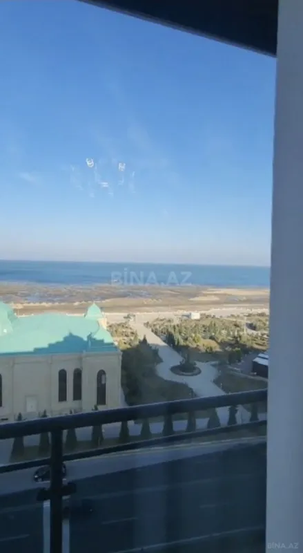 Satılır 3 otaqlı mənzil 141 m²