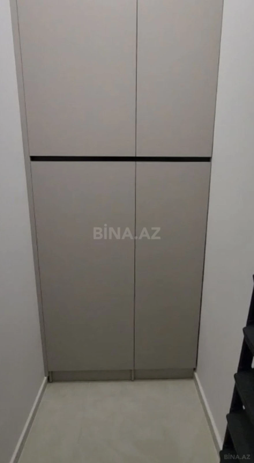 Satılır 3 otaqlı mənzil 141 m²