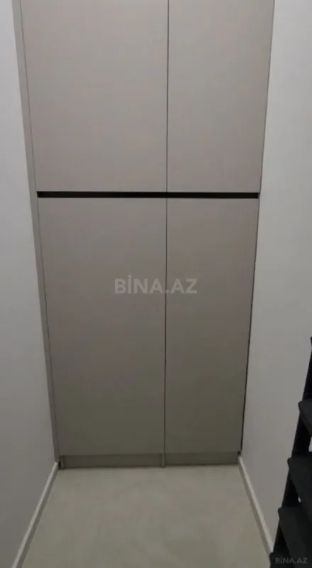 Satılır 3 otaqlı mənzil 141 m²