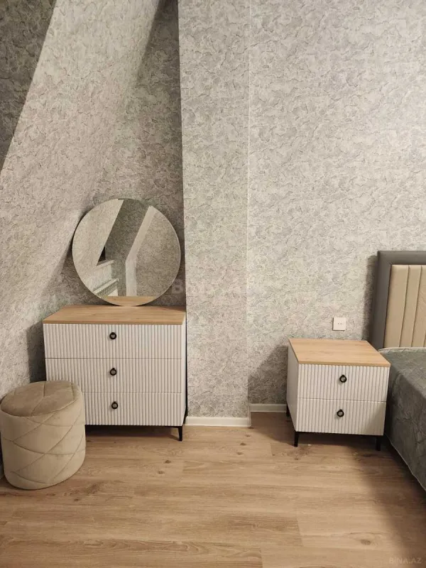 Satılır 3 otaqlı mənzil 141 m²