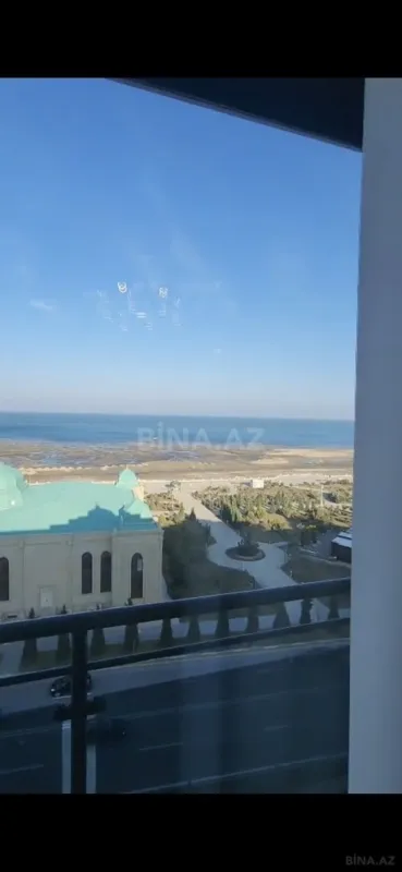 Satılır 3 otaqlı mənzil 141 m²