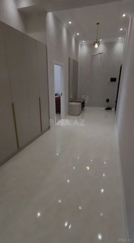 Satılır 3 otaqlı mənzil 141 m²