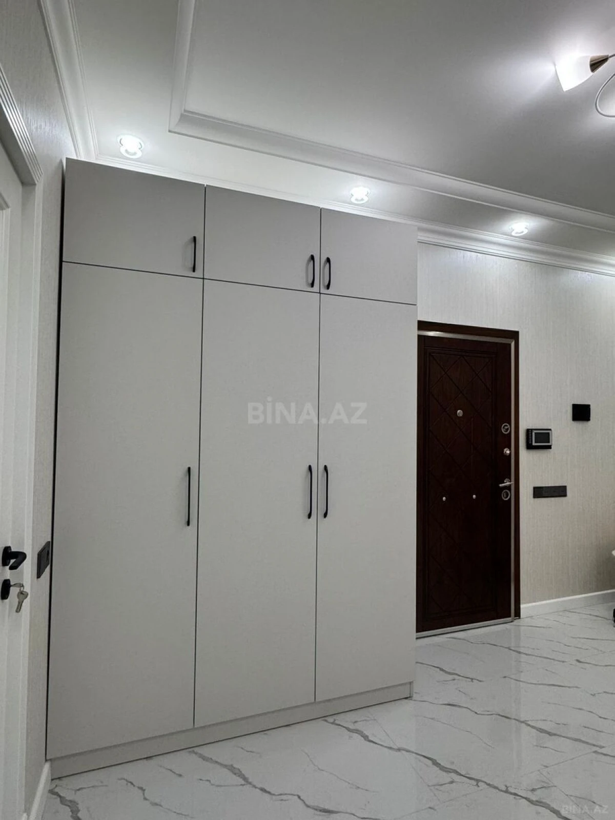 Kirayə verilir 3 otaqlı mənzil 105 m²