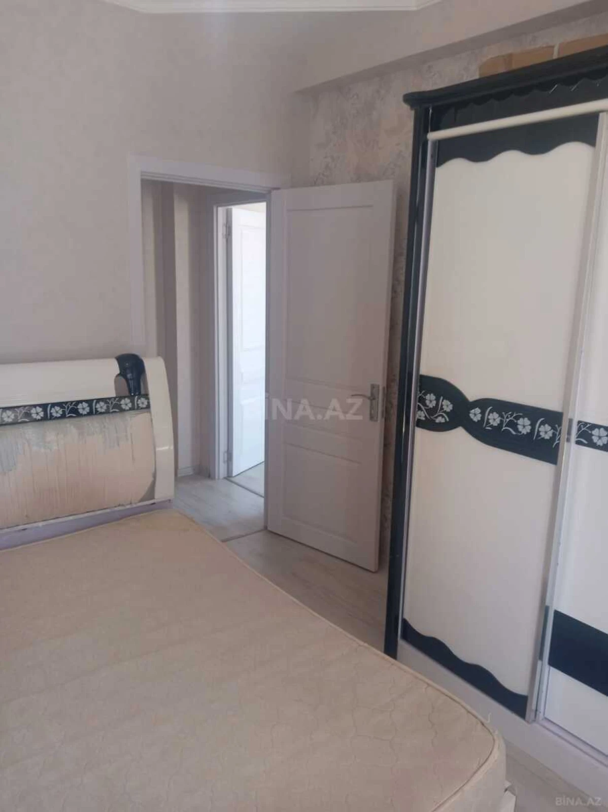 Kirayə verilir 2 otaqlı mənzil 90 m²