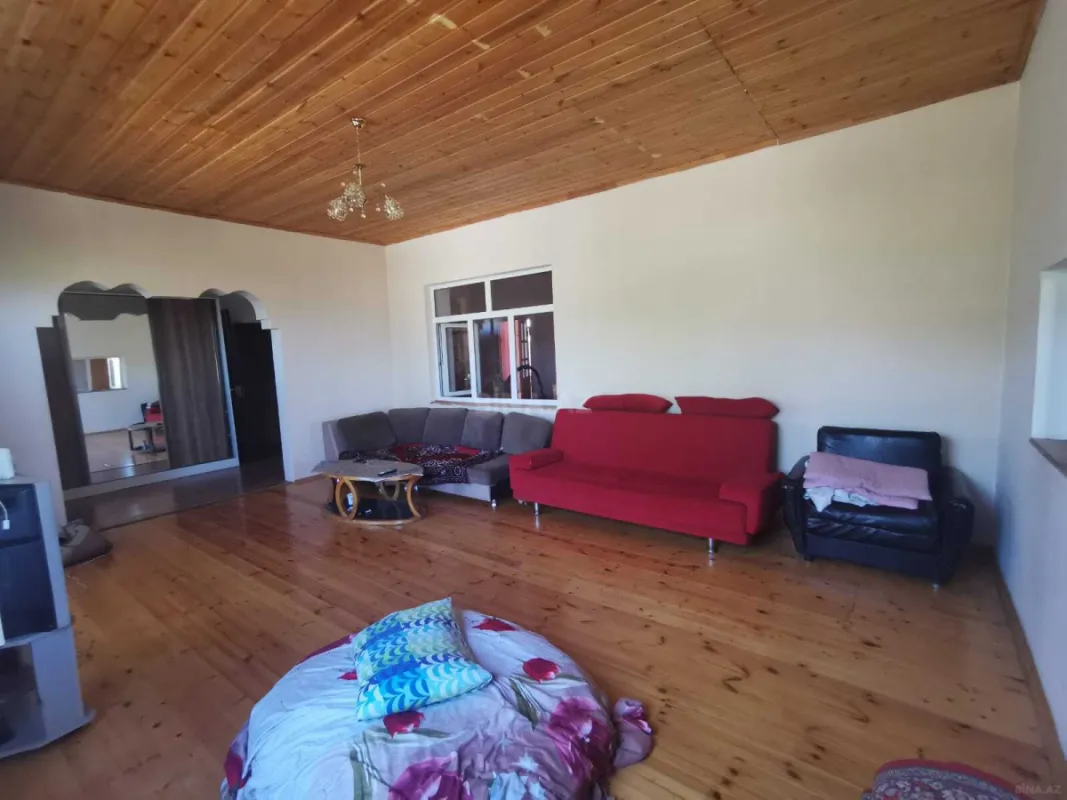 Satılır 5 otaqlı həyət evi 143 m²