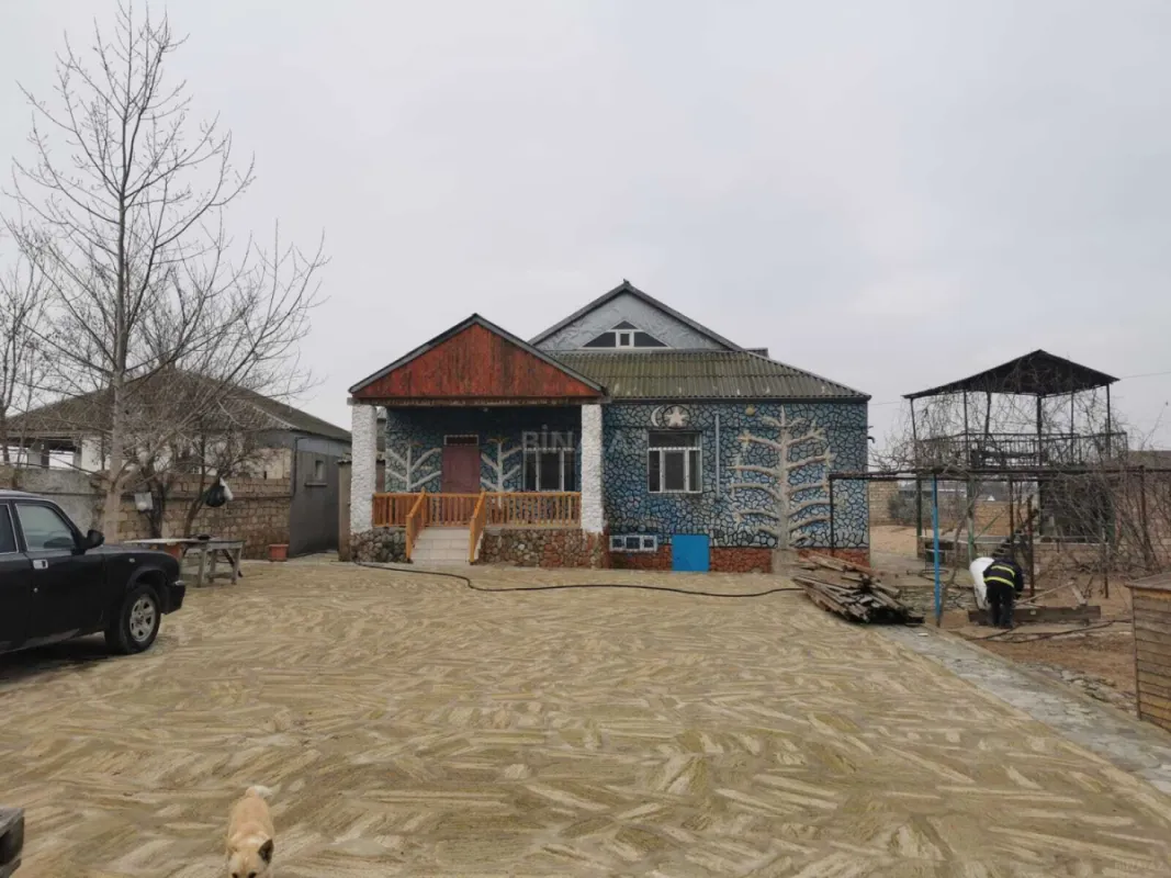 Satılır 5 otaqlı həyət evi 143 m²