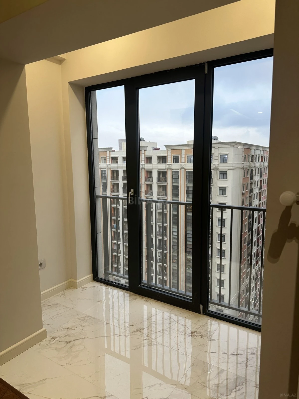 Satılır 2 otaqlı mənzil 68.3 m²