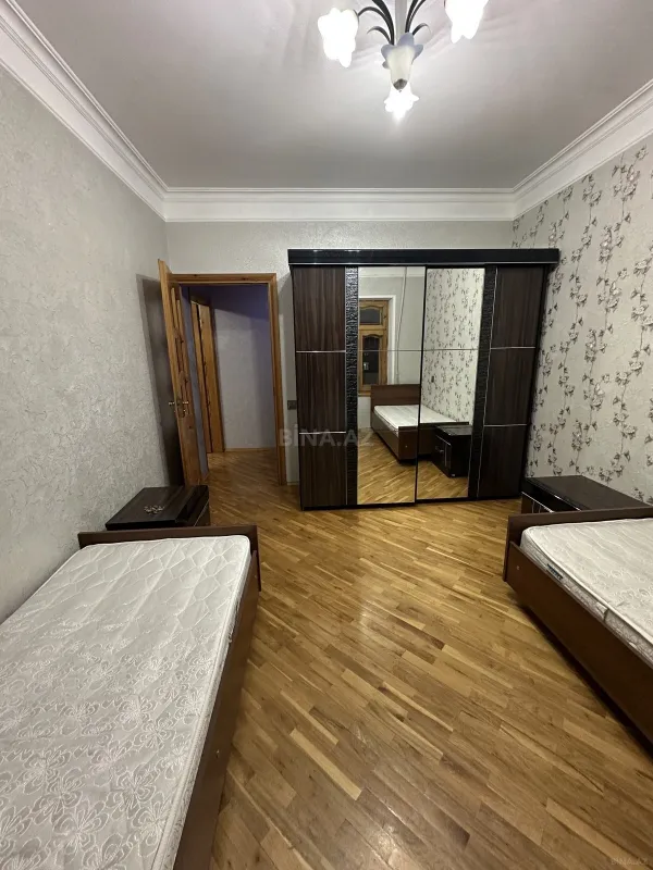Kirayə verilir 2 otaqlı mənzil 65 m²
