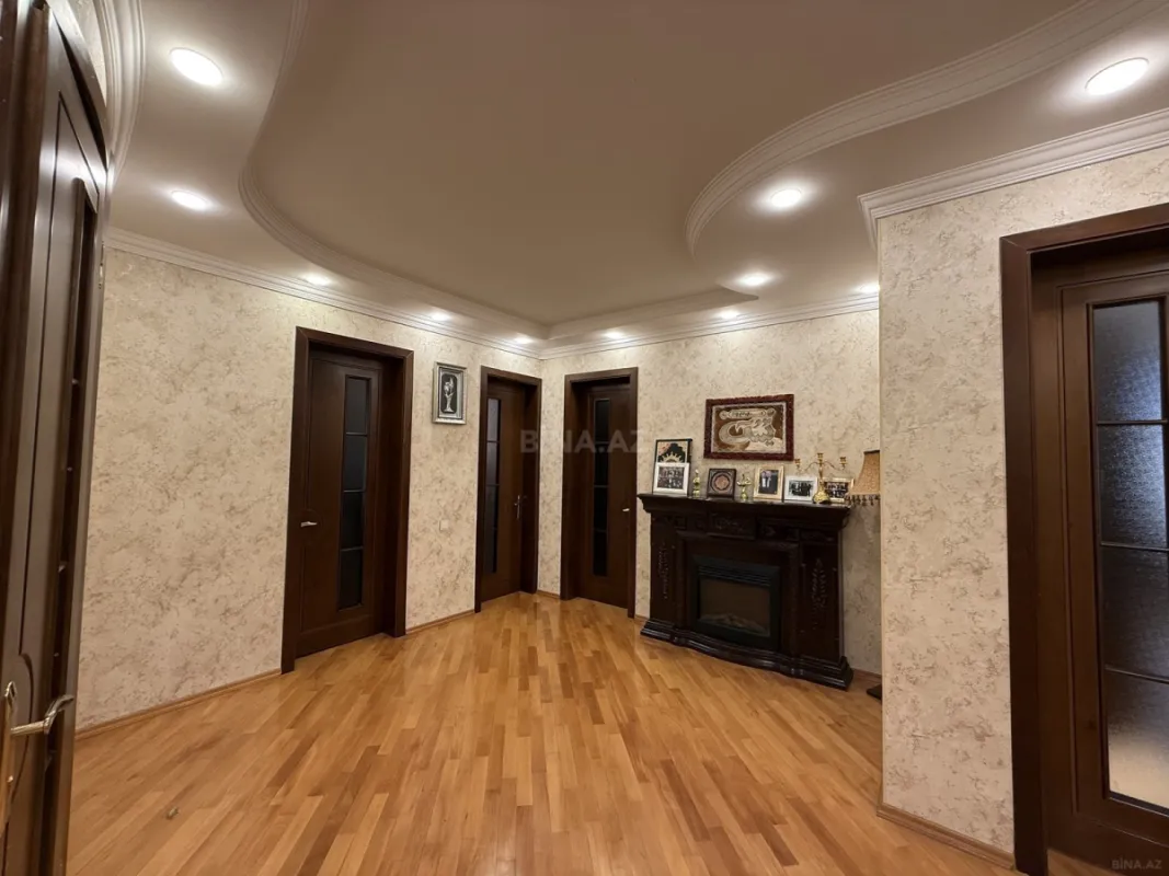 Satılır 7 otaqlı həyət evi 540 m²