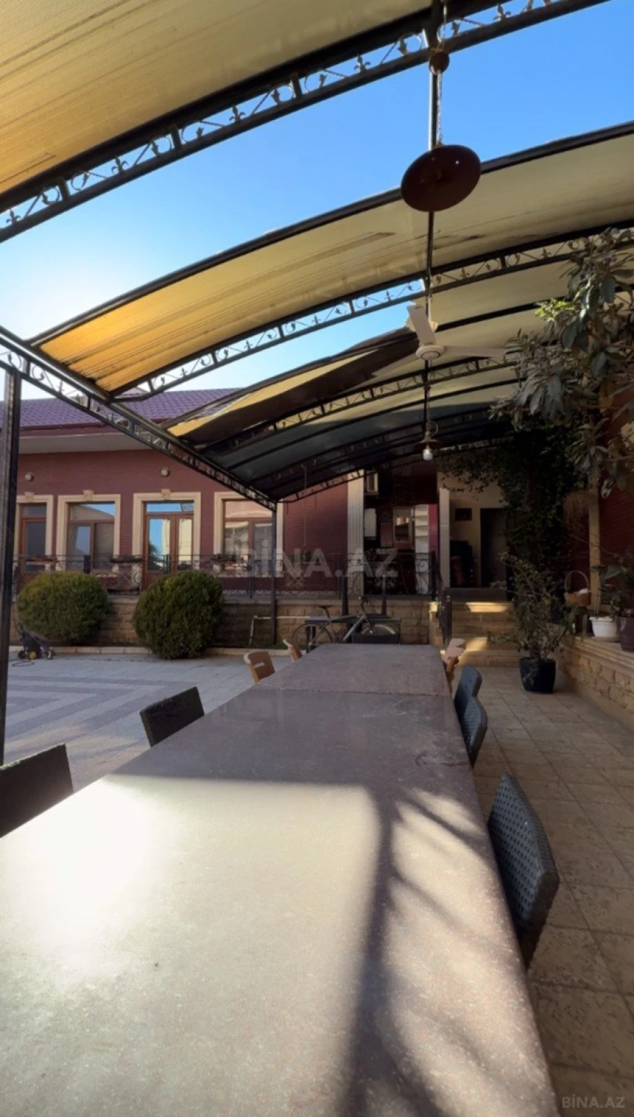 Satılır 7 otaqlı həyət evi 540 m²