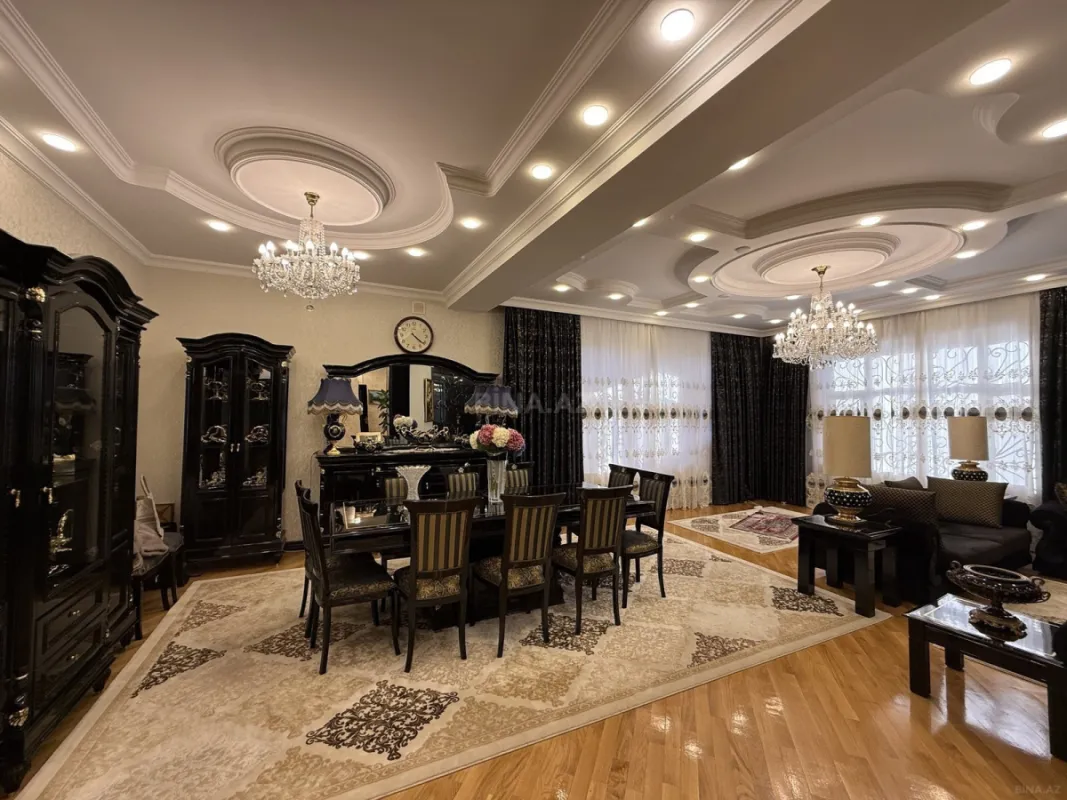 Satılır 7 otaqlı həyət evi 540 m²