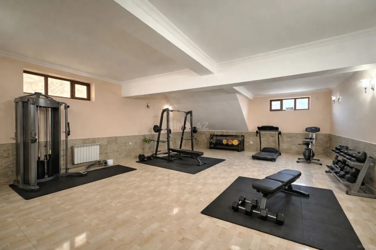 Satılır 7 otaqlı həyət evi 540 m²