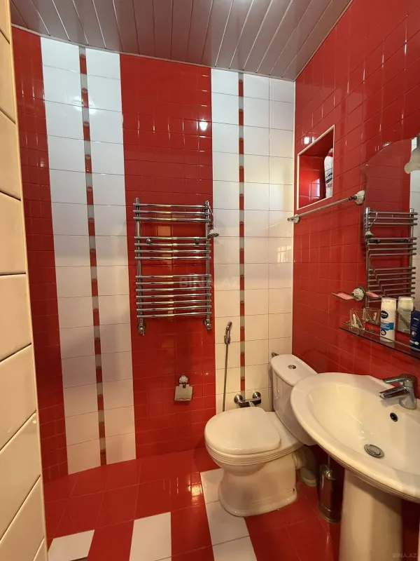 Satılır 7 otaqlı həyət evi 540 m²