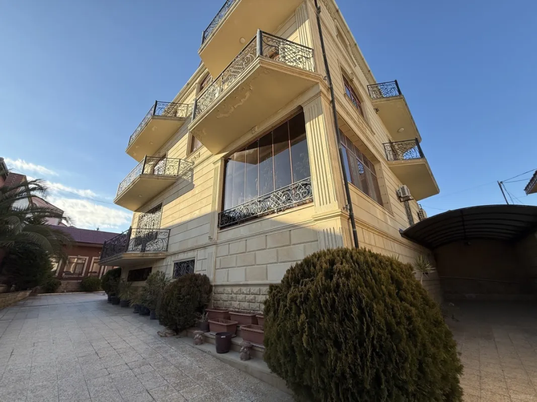 Satılır 7 otaqlı həyət evi 540 m²