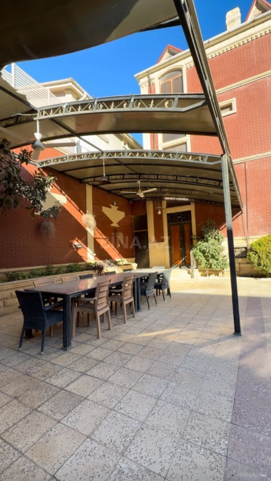 Satılır 7 otaqlı həyət evi 540 m²