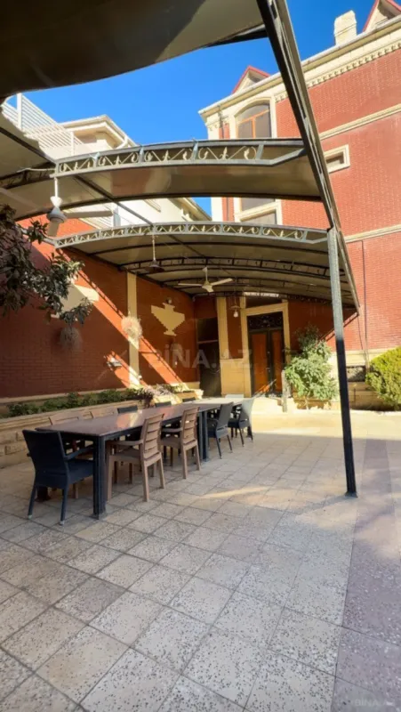 Satılır 7 otaqlı həyət evi 540 m²