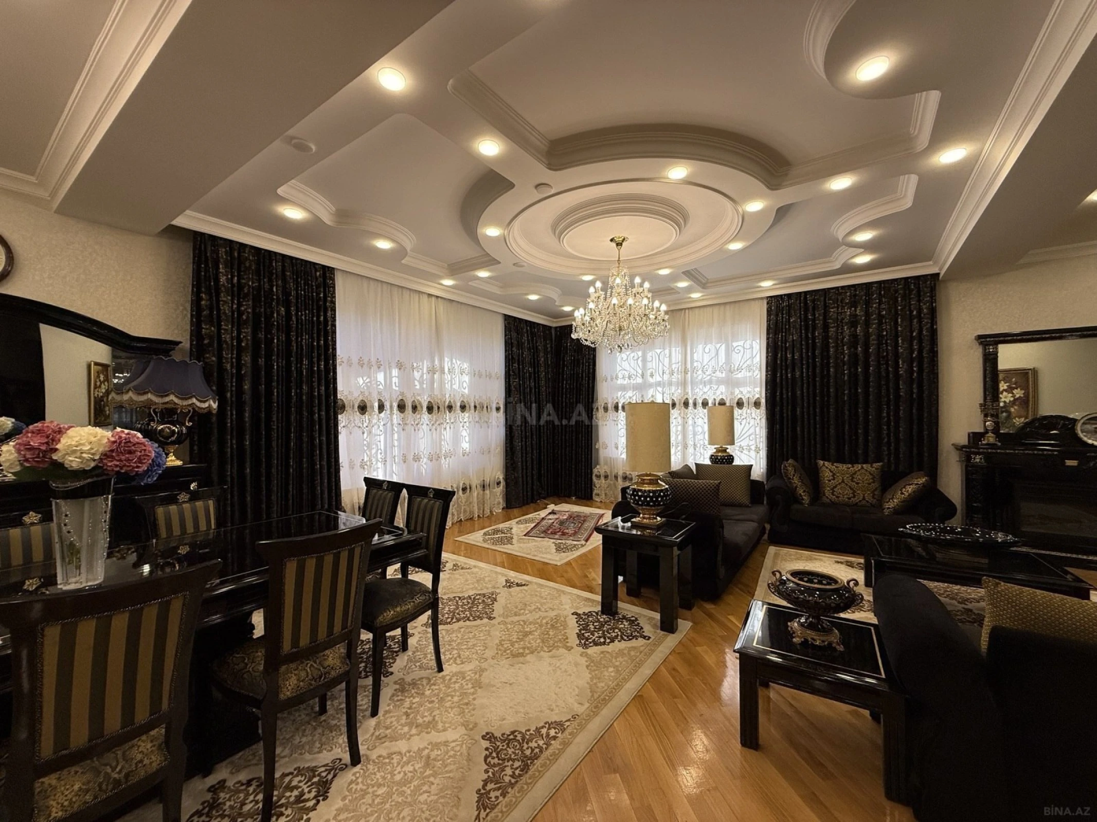 Satılır 7 otaqlı həyət evi 540 m²