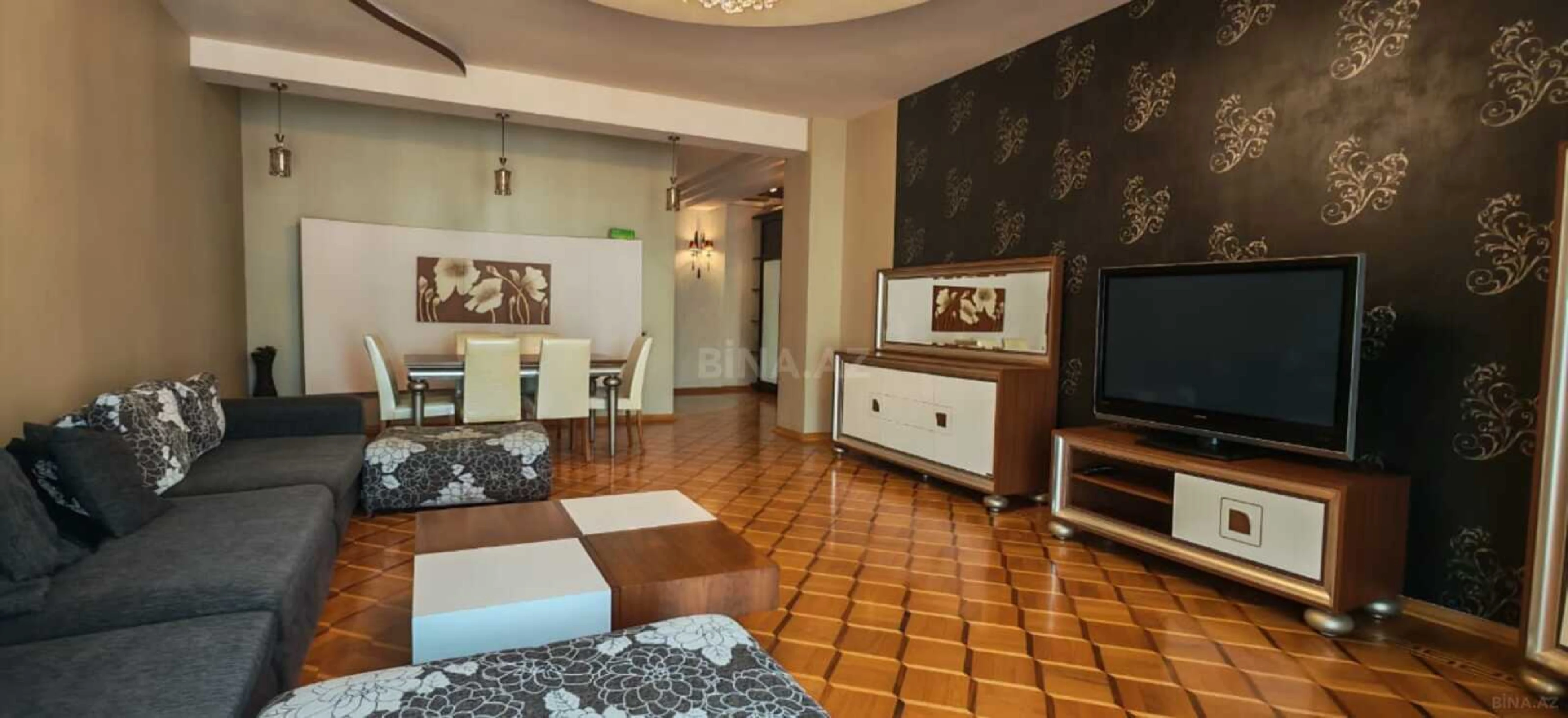 Satılır 4 otaqlı mənzil 180 m²