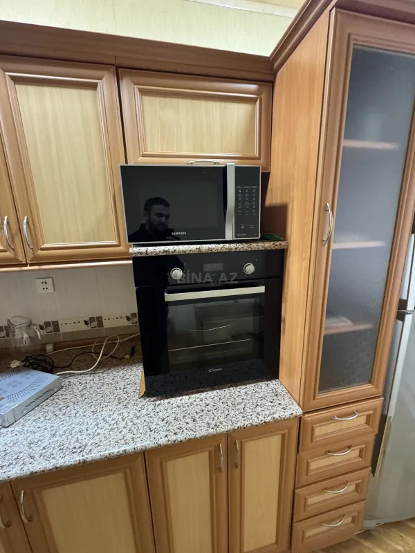 Kirayə verilir 4 otaqlı mənzil 150 m²