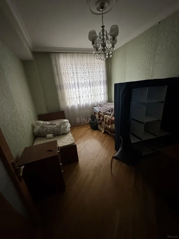 Kirayə verilir 4 otaqlı mənzil 150 m²