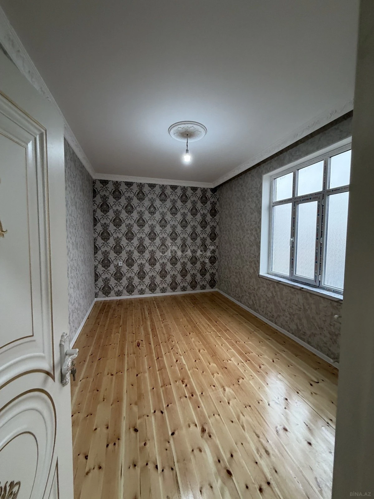 Satılır 5 otaqlı həyət evi 200 m²